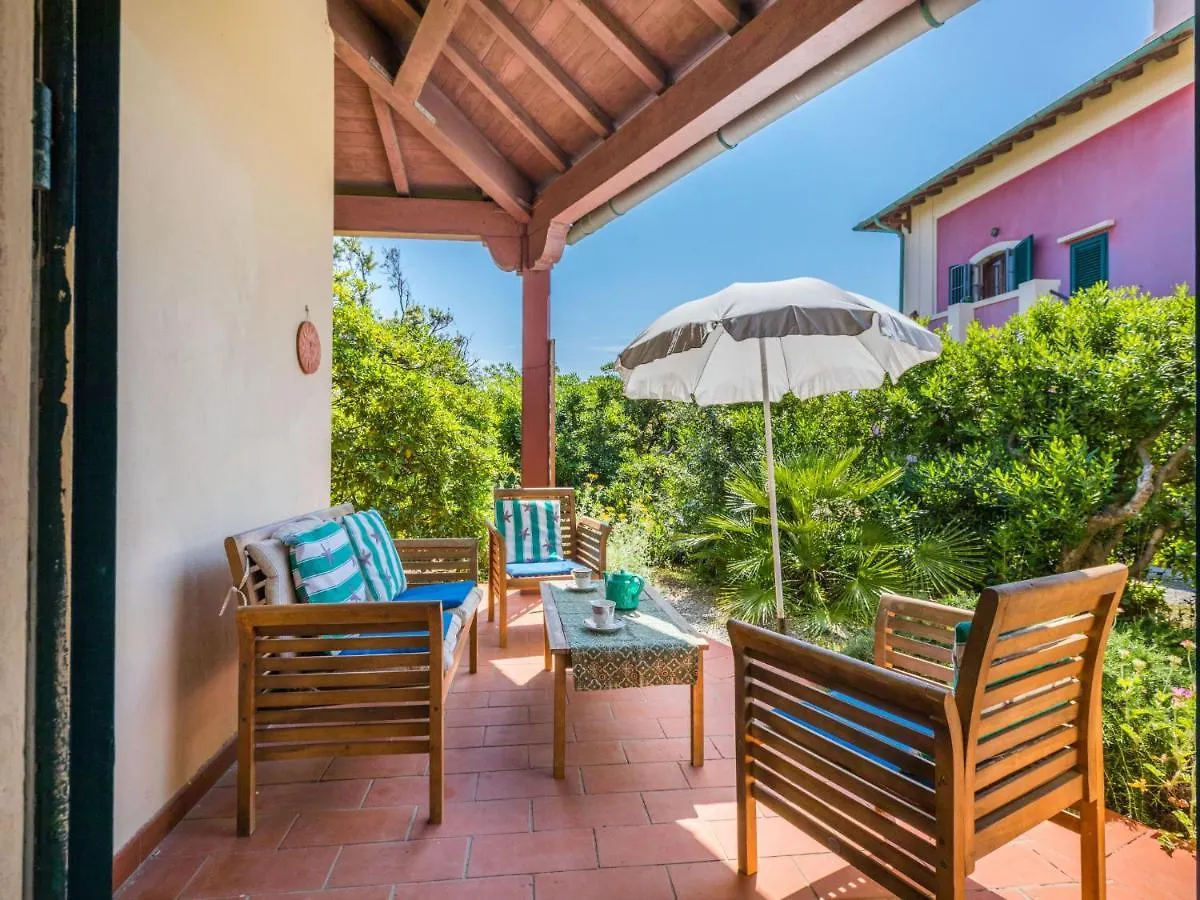 Casa vacanze Villa Locazione Turistica I Lecci Castiglioncello Italia